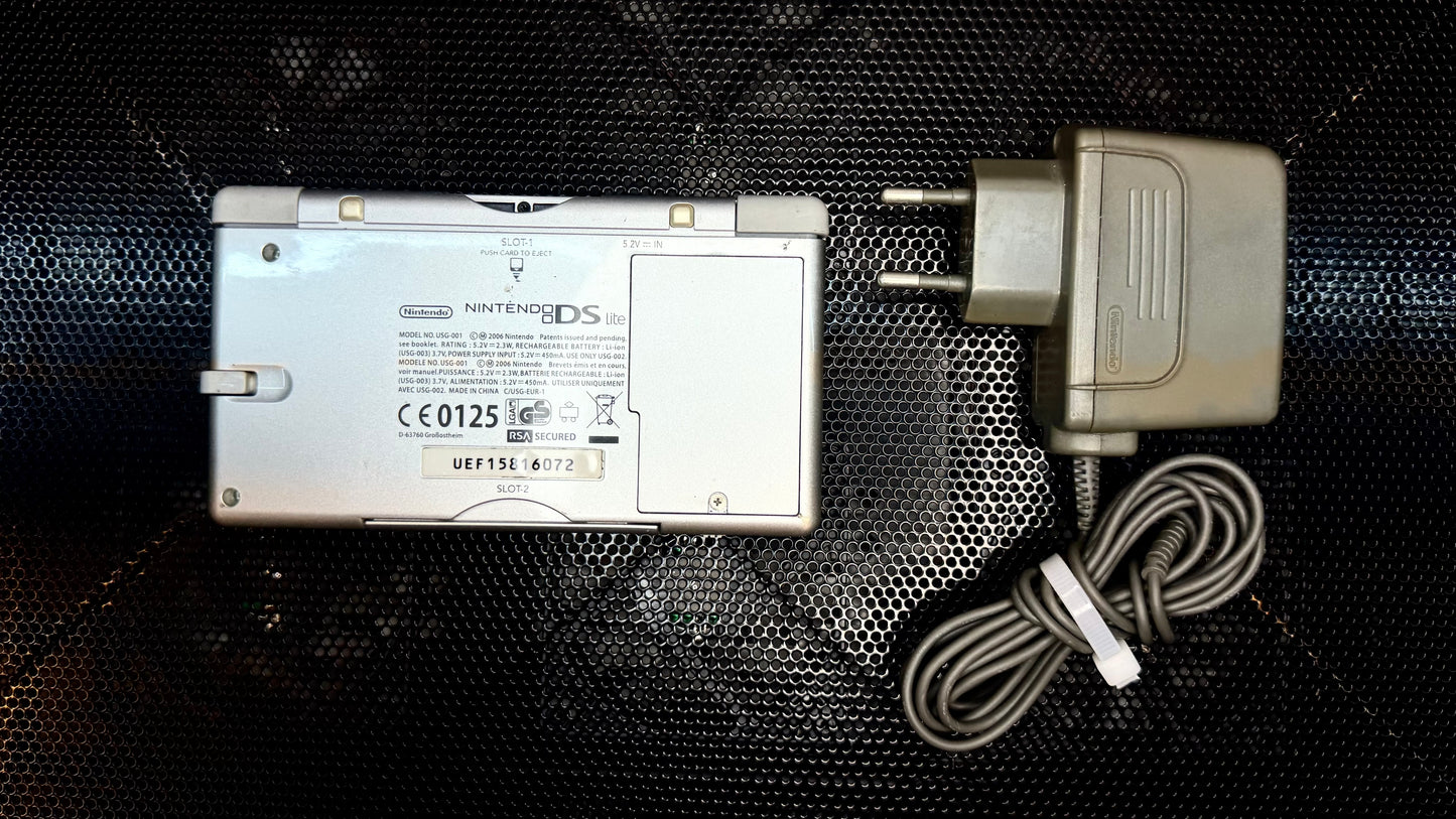Pack "Silver Track" : Nintendo DS Lite + Jeux