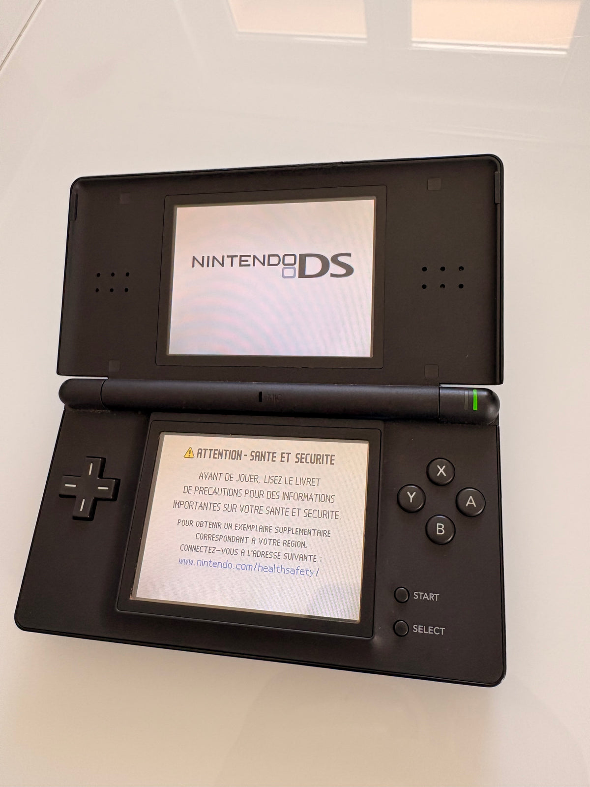 Console Nintendo DS Lite Noire + Chargeur