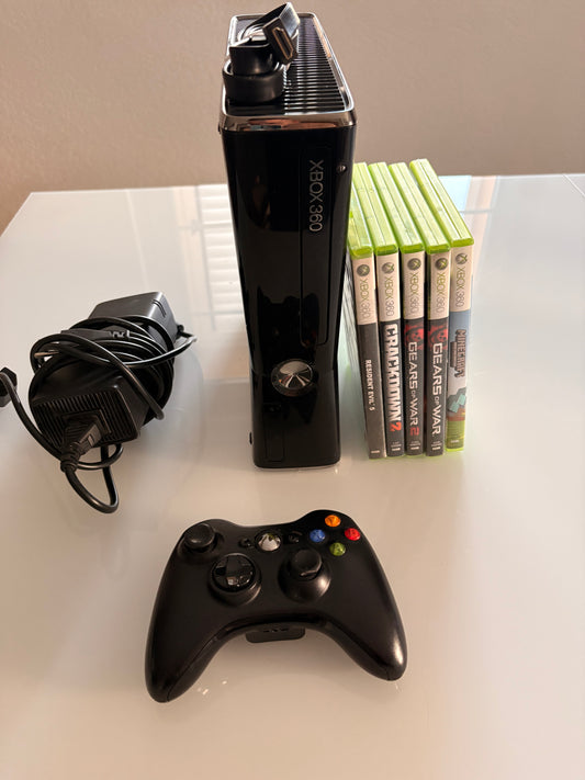 Pack Console Xbox 360 Slim Noire + 1 Manette sans fil + 5 Jeux + Câbles