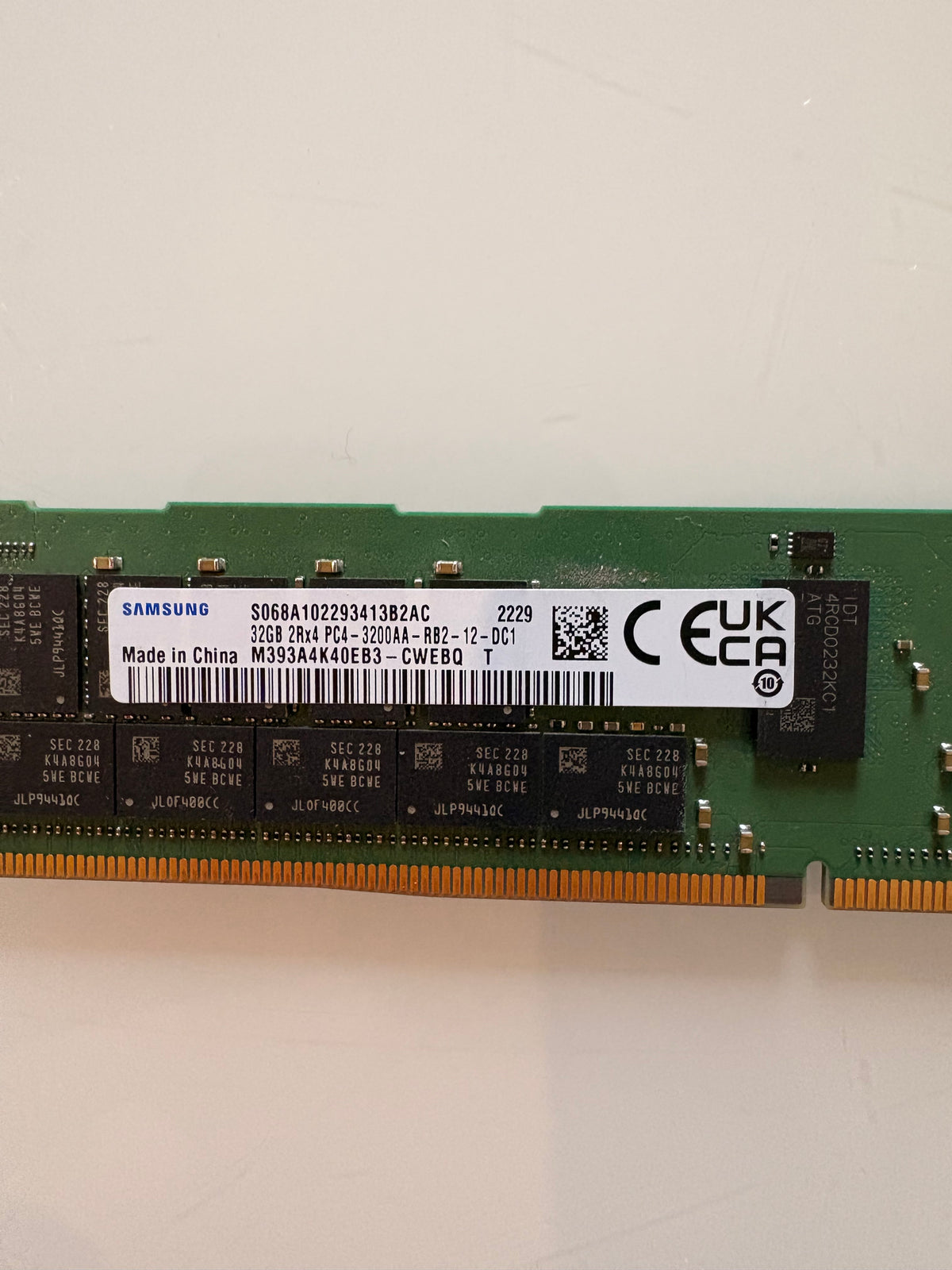 RAM Serveur Samsung 32 Go DDR4 3200 MHz ECC Registered (M393A4K40EB3) — RDIMM