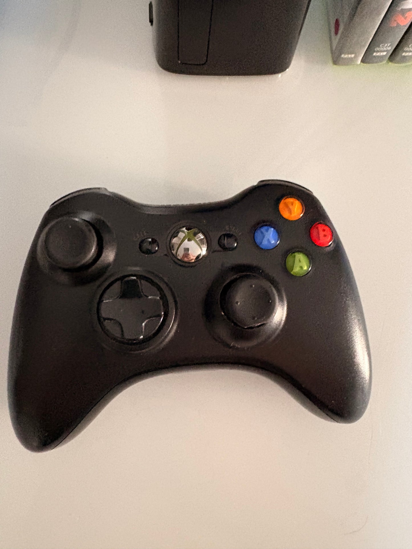 Pack Console Xbox 360 Slim Noire + 1 Manette sans fil + 5 Jeux + Câbles