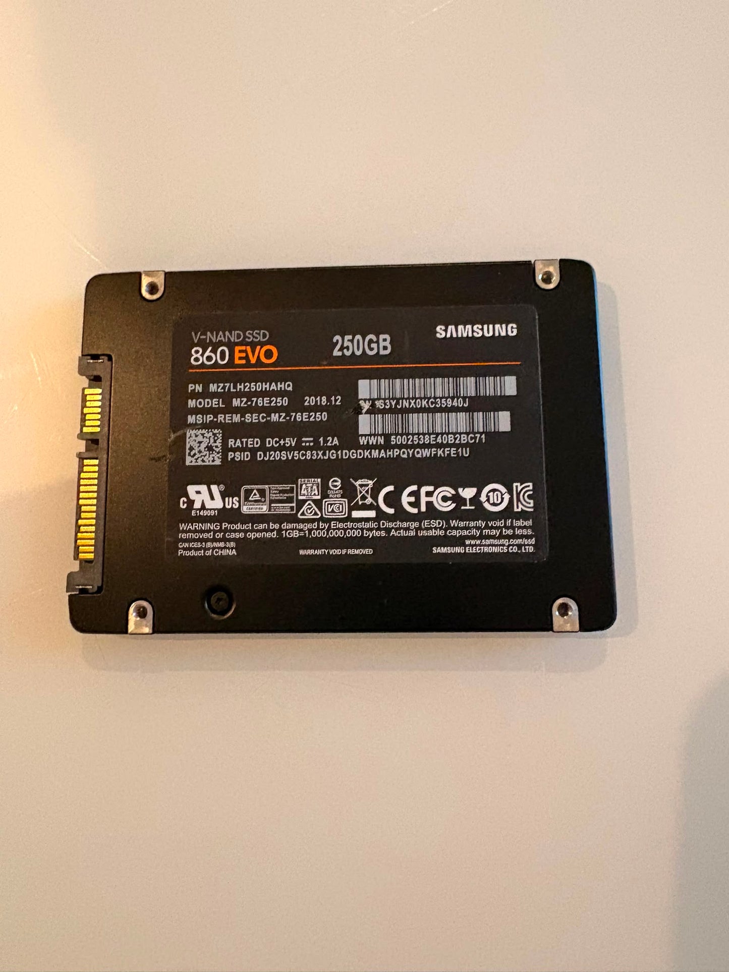 SSD Samsung 860 EVO 250 Go — 2.5” SATA III