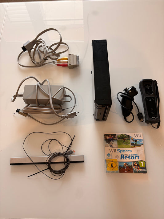 Console Nintendo Wii Noire (Modèle RVL-001) + Wii Remote Plus & Nunchuk + Jeu