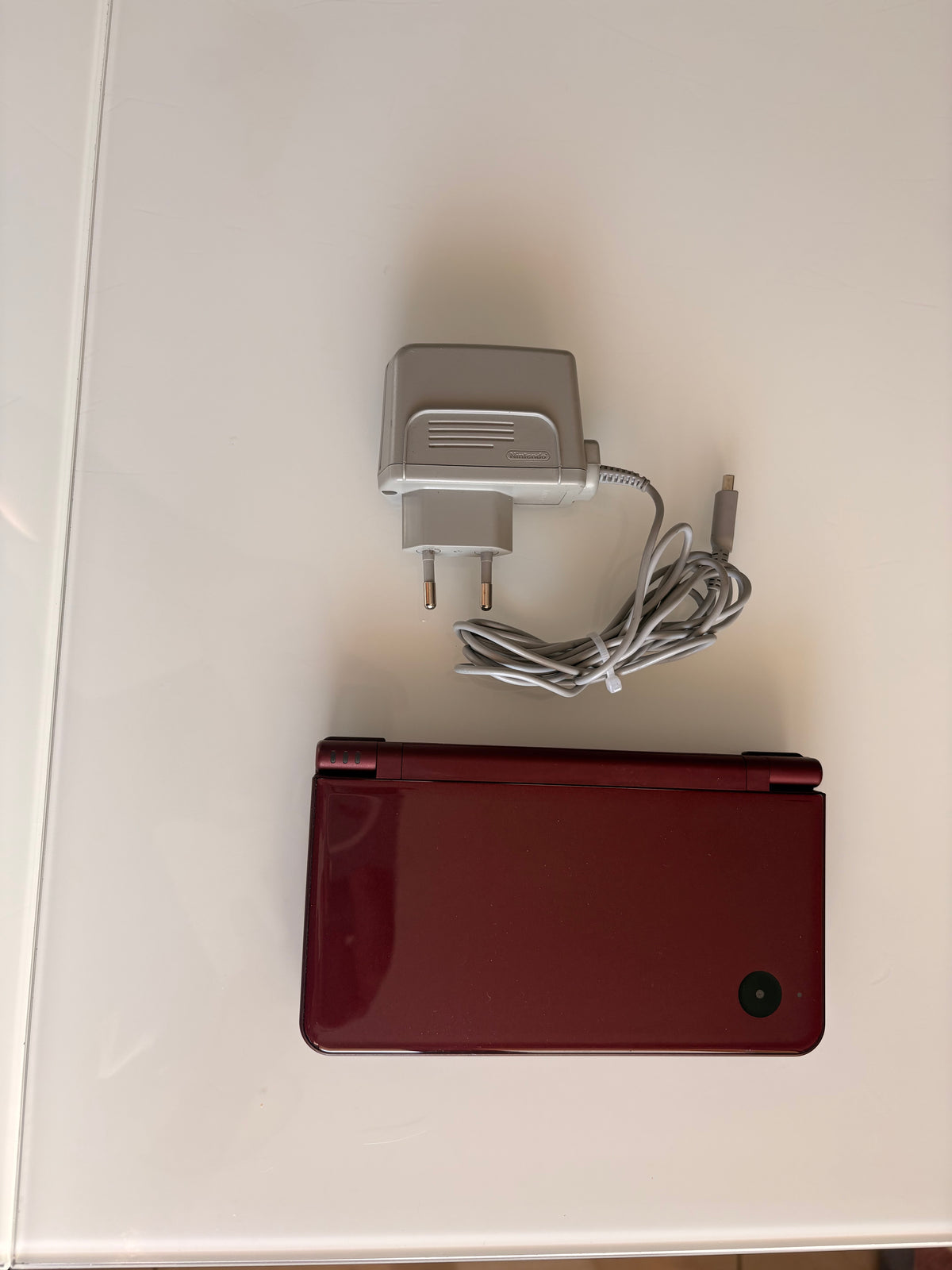 Nintendo DSi XL Bordeaux (Wine Red)