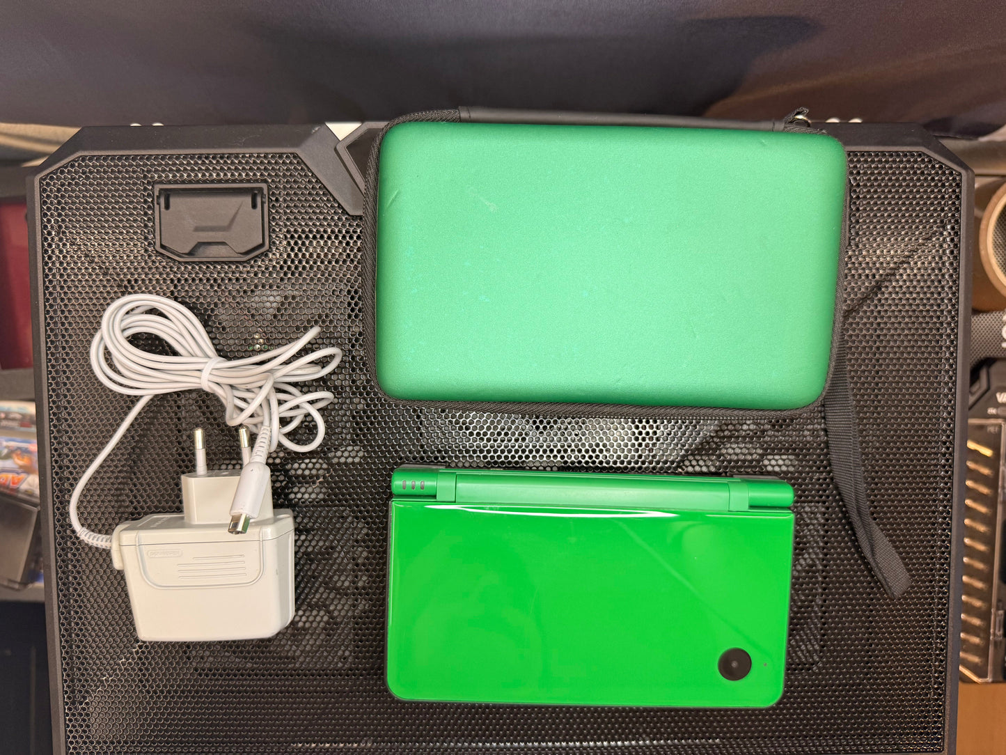 Pack Nintendo DSi Verte + 2 Jeux